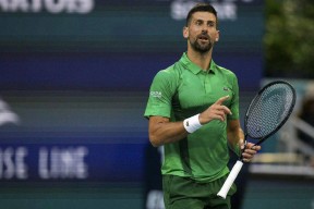 开云在线平台-包含篮网不断突破！，费德勒连续三场比赛得分超过领先优势明显赢得满堂喝彩的词条